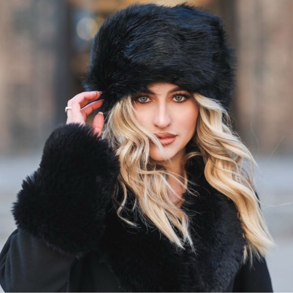 Slavic Girl Peninsula faux fur winter hat, new